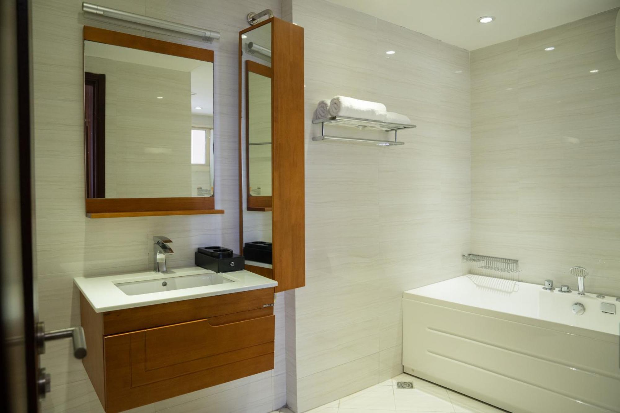 Viet Vuong Building Ha Noi Capital 5*